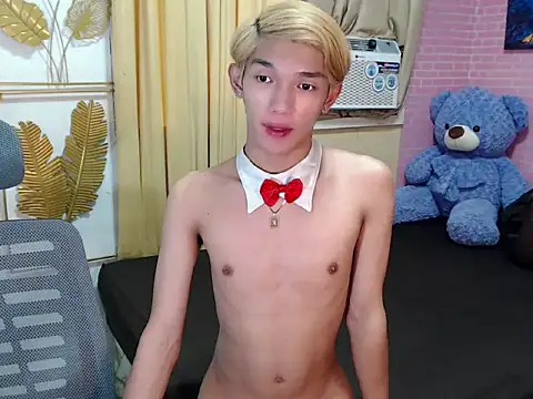 Snapshot of fuckerfriendsxx chatting on April 28, 2:27 am fuckerfriendsxx online show from April 28, 2:27 am