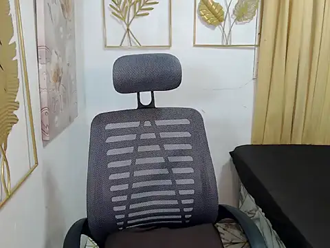 fuckerfriendsxx online show from February 6, 3:52 pm