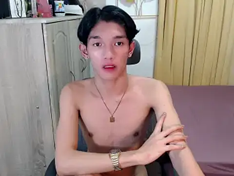 Snapshot of fuckerfriendsxx chatting on July 13, 8:13 am fuckerfriendsxx online show from July 13, 8:13 am