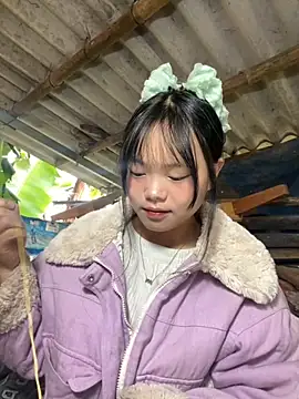 Snapshot of AdamLazis chatting on November 6, 1:09 am AdamLazis online show from November 6, 1:09 am