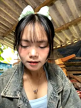 Snapshot of AdamLazis chatting on November 5, 1:20 am AdamLazis online show from November 5, 1:20 am