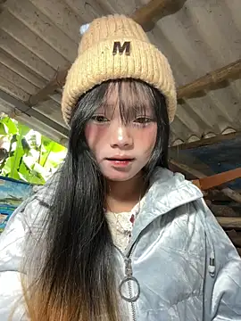 Snapshot of AdamLazis chatting on November 27, 12:33 am AdamLazis online show from November 27, 12:33 am