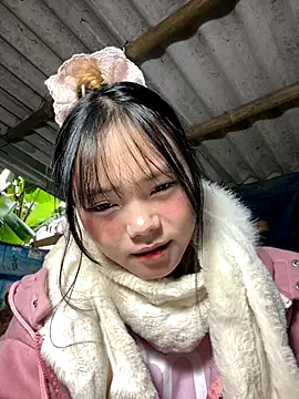 Snapshot of AdamLazis chatting on November 18, 1:21 am AdamLazis online show from November 18, 1:21 am