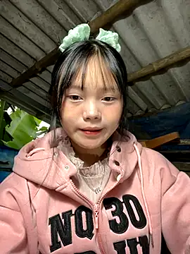 Snapshot of AdamLazis chatting on November 4, 12:14 am AdamLazis online show from November 4, 12:14 am