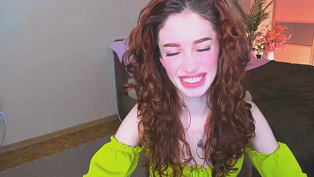 Snapshot of ChristinaConteeree chatting on April 18, 7:07 pm ChristinaConteeree online show from April 18, 7:07 pm