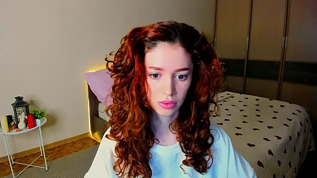 Snapshot of ChristinaConteeree chatting on April 20, 3:31 am ChristinaConteeree online show from April 20, 3:31 am