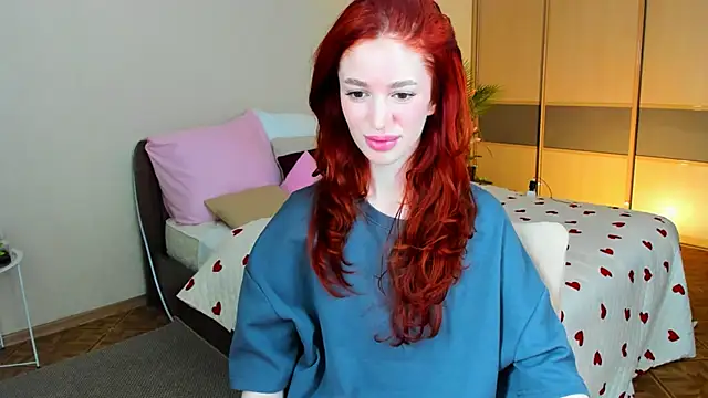 Snapshot of ChristinaConteeree chatting on June 20, 3:33 am ChristinaConteeree online show from June 20, 3:33 am