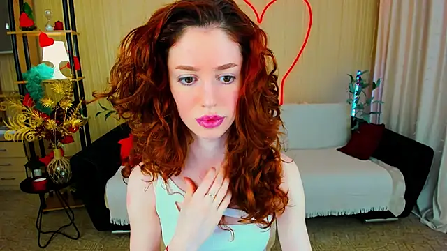 ChristinaConteeree online show from April 13, 3:21 am