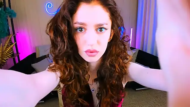 Snapshot of ChristinaConteeree chatting on October 2, 1:25 pm ChristinaConteeree online show from October 2, 1:25 pm