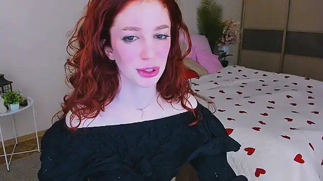 Snapshot of ChristinaConteeree chatting on May 9, 11:35 am ChristinaConteeree online show from May 9, 11:35 am