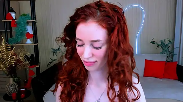 Snapshot of ChristinaConteeree chatting on June 23, 7:12 pm ChristinaConteeree online show from June 23, 7:12 pm