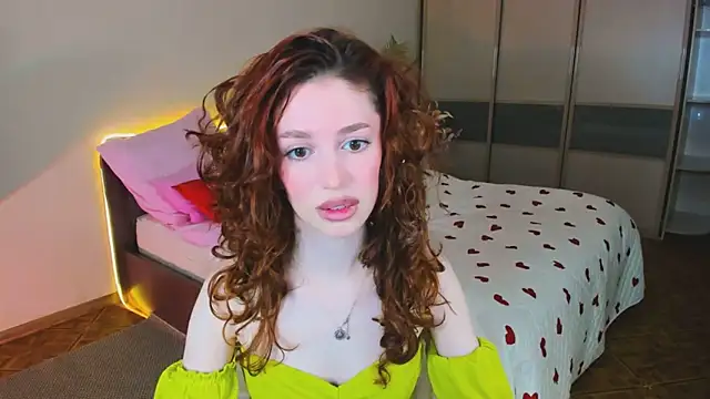 ChristinaConteeree online show from April 10, 7:21 pm