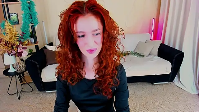 ChristinaConteeree online show from December 1, 7:26 pm