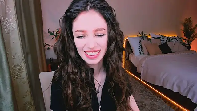 Snapshot of ChristinaConteeree chatting on September 29, 7:30 pm ChristinaConteeree online show from September 29, 7:30 pm