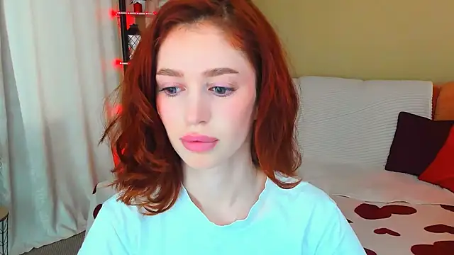 Snapshot of ChristinaConteeree chatting on July 6, 11:28 am ChristinaConteeree online show from July 6, 11:28 am