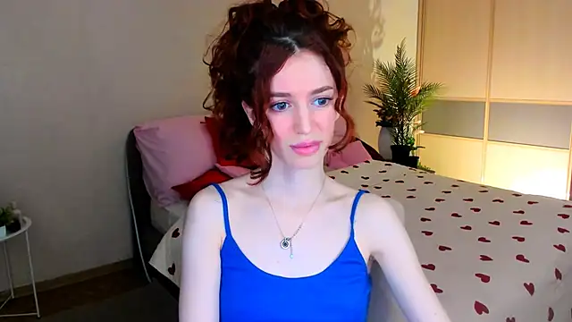 Snapshot of ChristinaConteeree chatting on June 6, 7:41 pm ChristinaConteeree online show from June 6, 7:41 pm