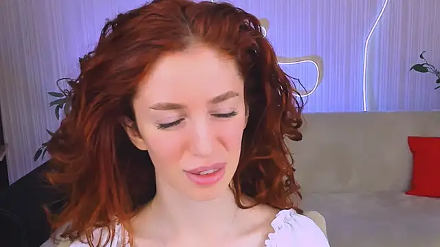 Snapshot of ChristinaConteeree chatting on June 24, 7:33 pm ChristinaConteeree online show from June 24, 7:33 pm