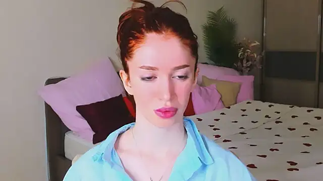 Snapshot of ChristinaConteeree chatting on May 4, 3:21 am ChristinaConteeree online show from May 4, 3:21 am