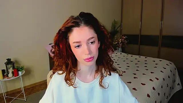 Snapshot of ChristinaConteeree chatting on April 22, 3:13 am ChristinaConteeree online show from April 22, 3:13 am