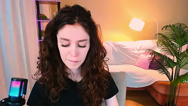 Snapshot of ChristinaConteeree chatting on October 3, 4:19 pm ChristinaConteeree online show from October 3, 4:19 pm