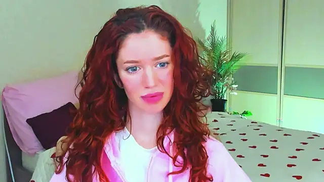 Snapshot of ChristinaConteeree chatting on July 17, 7:22 pm ChristinaConteeree online show from July 17, 7:22 pm