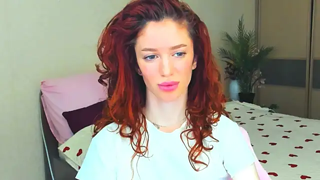Snapshot of ChristinaConteeree chatting on July 18, 11:19 am ChristinaConteeree online show from July 18, 11:19 am