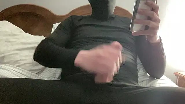 Snapshot of UncutMagic chatting on January 13, 2:59 am UncutMagic online show from January 13, 2:59 am