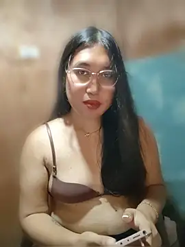 Snapshot of Romantic_Sabrina chatting on May 30, 3:02 am Romantic Sabrina online show from May 30, 3:02 am