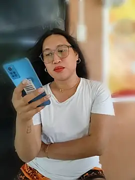Snapshot of Romantic_Sabrina chatting on June 1, 4:56 am Romantic Sabrina online show from June 1, 4:56 am