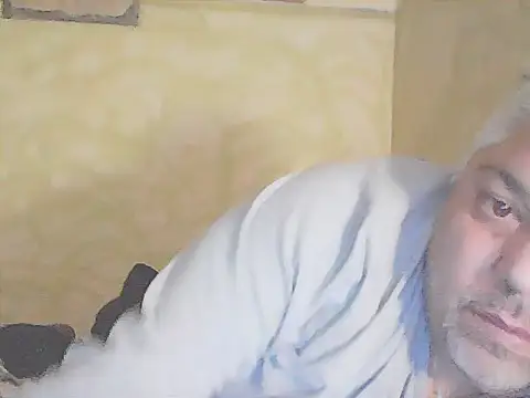 Snapshot of mauri5 chatting on April 5, 10:49 pm mauri5 online show from April 5, 10:49 pm