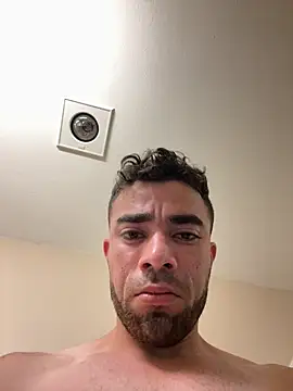 kelvin971011 online show from September 19, 6:28 am