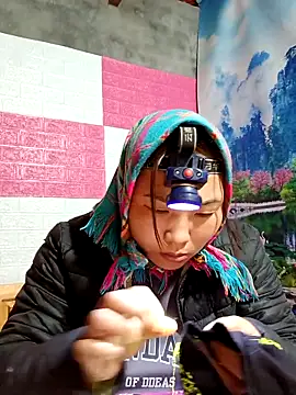 Snapshot of Love-Ly99 chatting on February 21, 12:12 am Love-Ly99 online show from February 21, 12:12 am