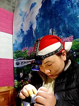 Snapshot of Love-Ly99 chatting on February 23, 2:02 am Love-Ly99 online show from February 23, 2:02 am