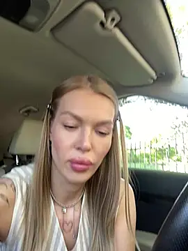 Snapshot of miss_veroNika chatting on June 25, 1:14 am miss veroNika online show from June 25, 1:14 am