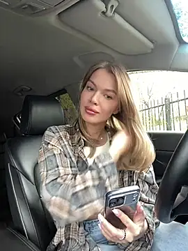 Snapshot of miss_veroNika chatting on May 17, 4:45 am miss veroNika online show from May 17, 4:45 am