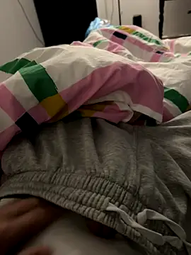 Snapshot of Frankieyyy1 chatting on November 26, 10:54 pm Frankieyyy1 online show from November 26, 10:54 pm