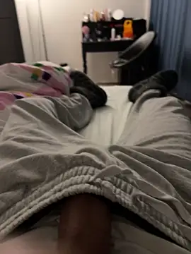 Snapshot of Frankieyyy1 chatting on December 4, 8:19 pm Frankieyyy1 online show from December 4, 8:19 pm