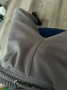 Frankieyyy1 online show from March 22, 6:04 am