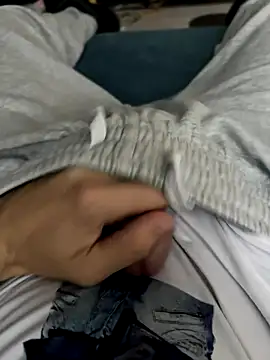 Snapshot of Frankieyyy1 chatting on November 29, 8:03 am Frankieyyy1 online show from November 29, 8:03 am