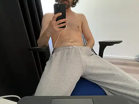 Frankieyyy1 online show from May 22, 8:23 am
