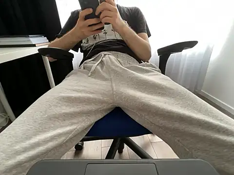 Frankieyyy1 online show from June 1, 5:56 pm