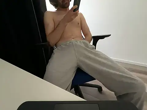 Frankieyyy1 online show from May 6, 6:56 pm