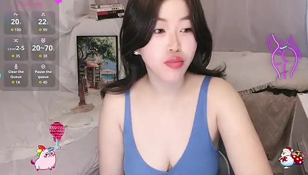 Snapshot of Emmaq996 chatting on June 25, 11:32 pm Emmaq996 online show from June 25, 11:32 pm