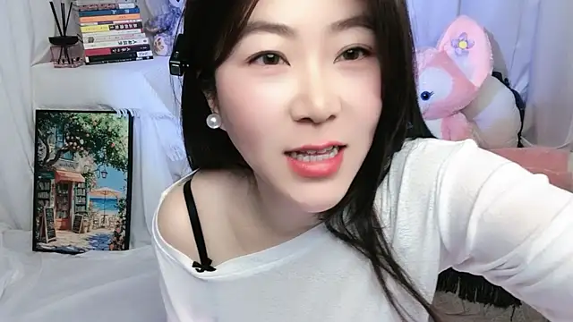 Emmaq996 online show from April 11, 1:35 am