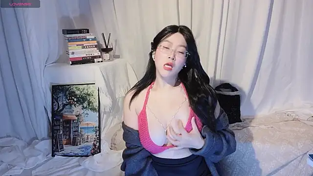 Emmaq996 online show from March 21, 8:30 am