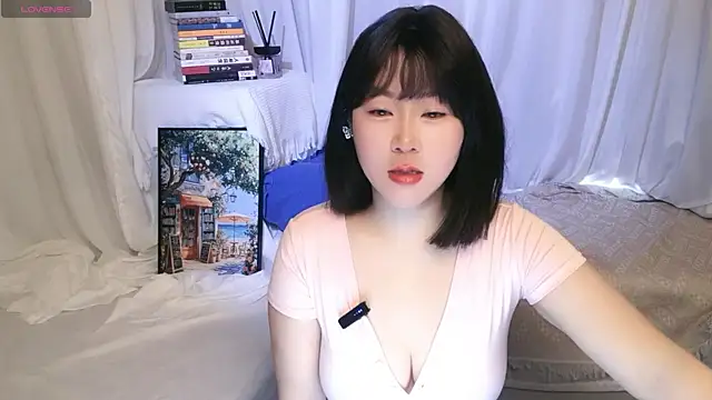 Emmaq996 online show from March 28, 2:01 am