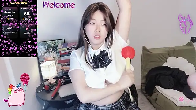 Snapshot of Emmaq996 chatting on November 19, 3:17 am Emmaq996 online show from November 19, 3:17 am