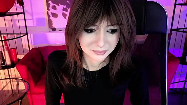 Snapshot of CrystallBloom chatting on February 4, 1:50 pm CrystallBloom online show from February 4, 1:50 pm