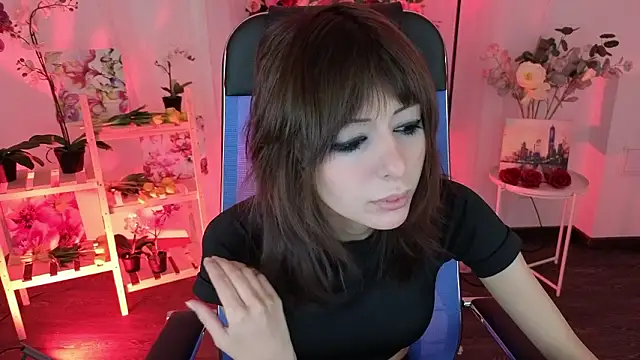 Snapshot of CrystallBloom chatting on January 15, 7:28 pm CrystallBloom online show from January 15, 7:28 pm