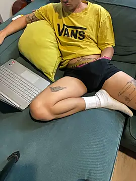 Snapshot of darkdecide chatting on November 28, 12:27 pm darkdecide online show from November 28, 12:27 pm